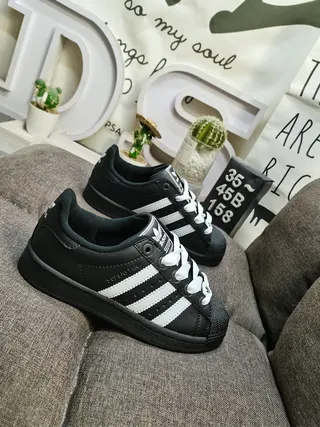 Adidas Superstar 黑白生活方式运动鞋 9