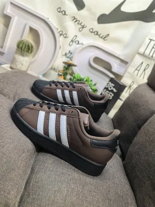 Adidas Superstar Tênis Lifestyle Marrom e Branco 7