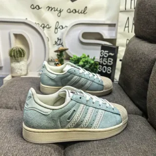 Adidas Superstar أحذية رياضية أسلوبية أزرق رمادي من الجلد المخملي