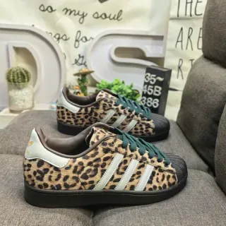 Adidas Superstar حذاء رياضي بطبعة الفهد للأسلوب الحياة