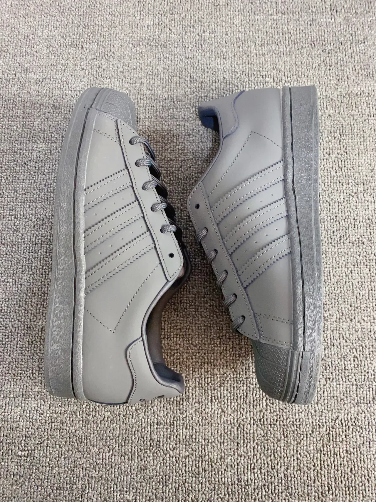 Adidas Superstar Monocromático Cinza Escuro Tênis Lifestyle 4