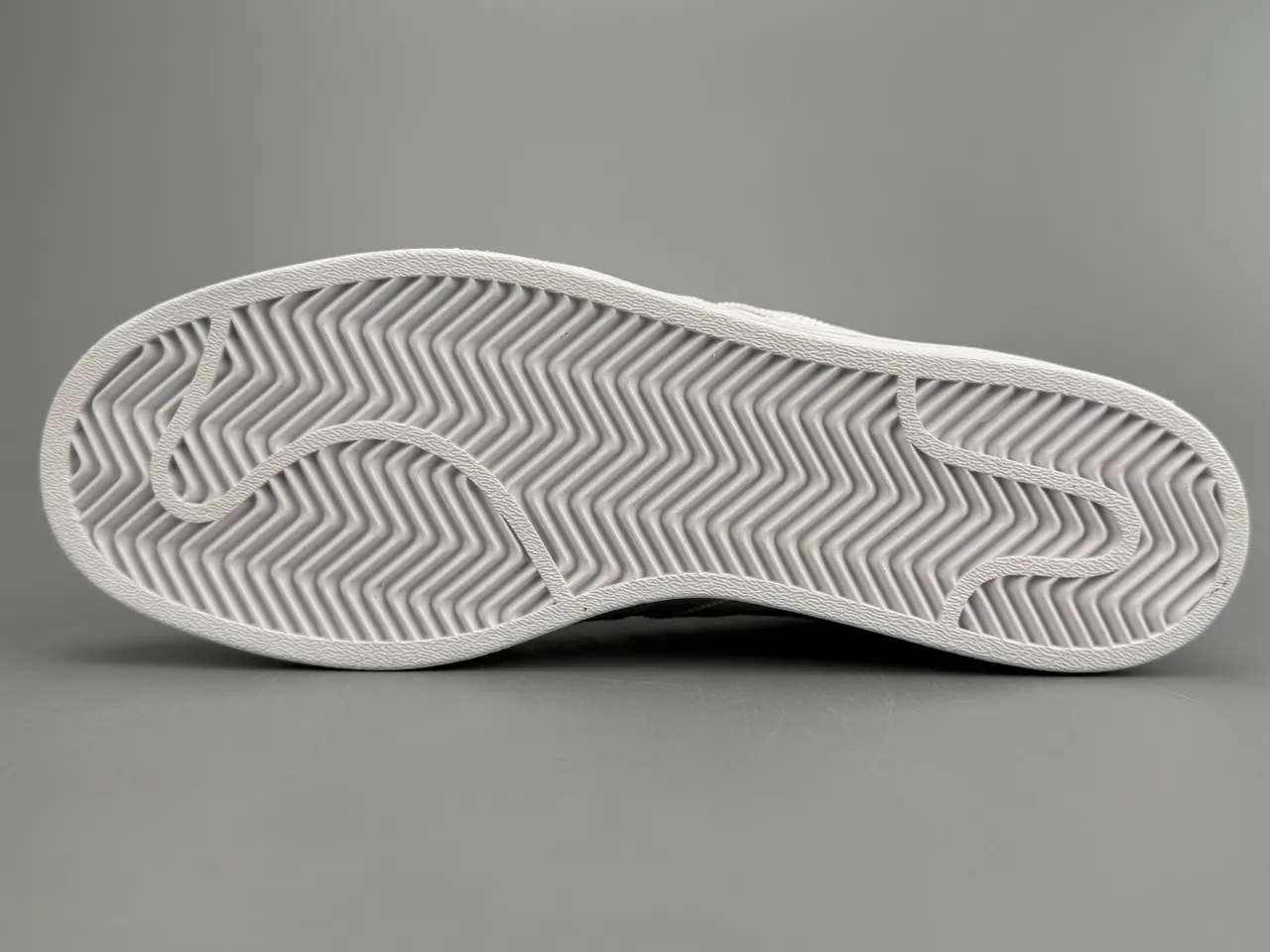 Adidas Superstar एक रंग का सफेद लाइफस्टाइल स्नीकर 6