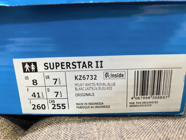 阿迪达斯 Superstar Off-White 和蓝色闪光生活方式运动鞋 2