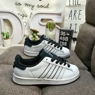 Adidas Superstar chaussures de style de vie blanches et noires