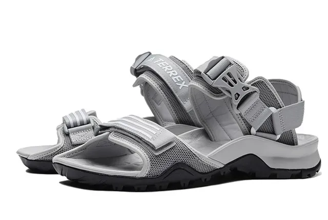 Adidas TERREX رمادي وأسود صنادل كاجوال 3