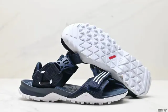 Sandálias casuais Adidas Terrex Navy White Multi-Strap Sola Rugged-Lugged 5