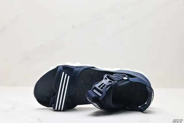 Sandálias casuais Adidas Terrex Navy White Multi-Strap Sola Rugged-Lugged 8