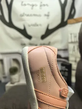 Adidas Tokyo Pink Three-Stripe tênis lifestyle 3