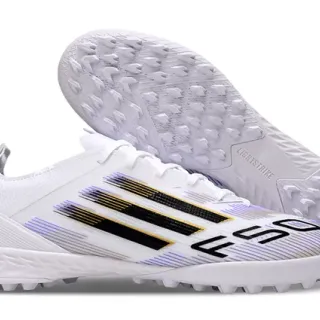 Adidas Blanc Noir Coupe Basse Synthétique Supérieur Graphique Panneau Latéral Rayé Chaussures de Football Turf