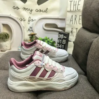Adidas أحذية رياضية سميكة بيضاء وردية منصة ثلاث شرائح جانبية