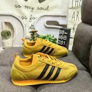 Adidas أصفر أسود سويد علوي ثلاث شرائط لوحة جانبية أحذية رياضية نمط حياة