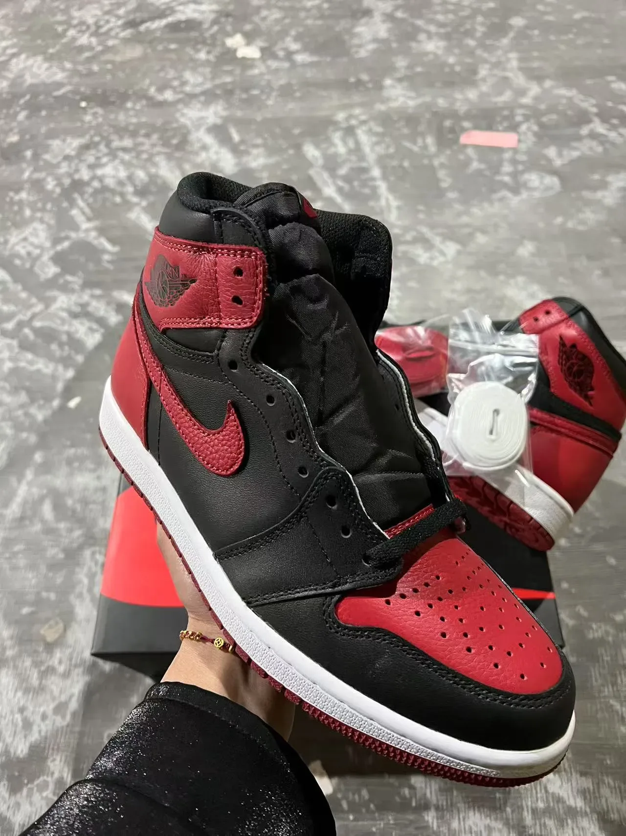 Air Jordan 1 Black University Red Tênis de Basquete 2