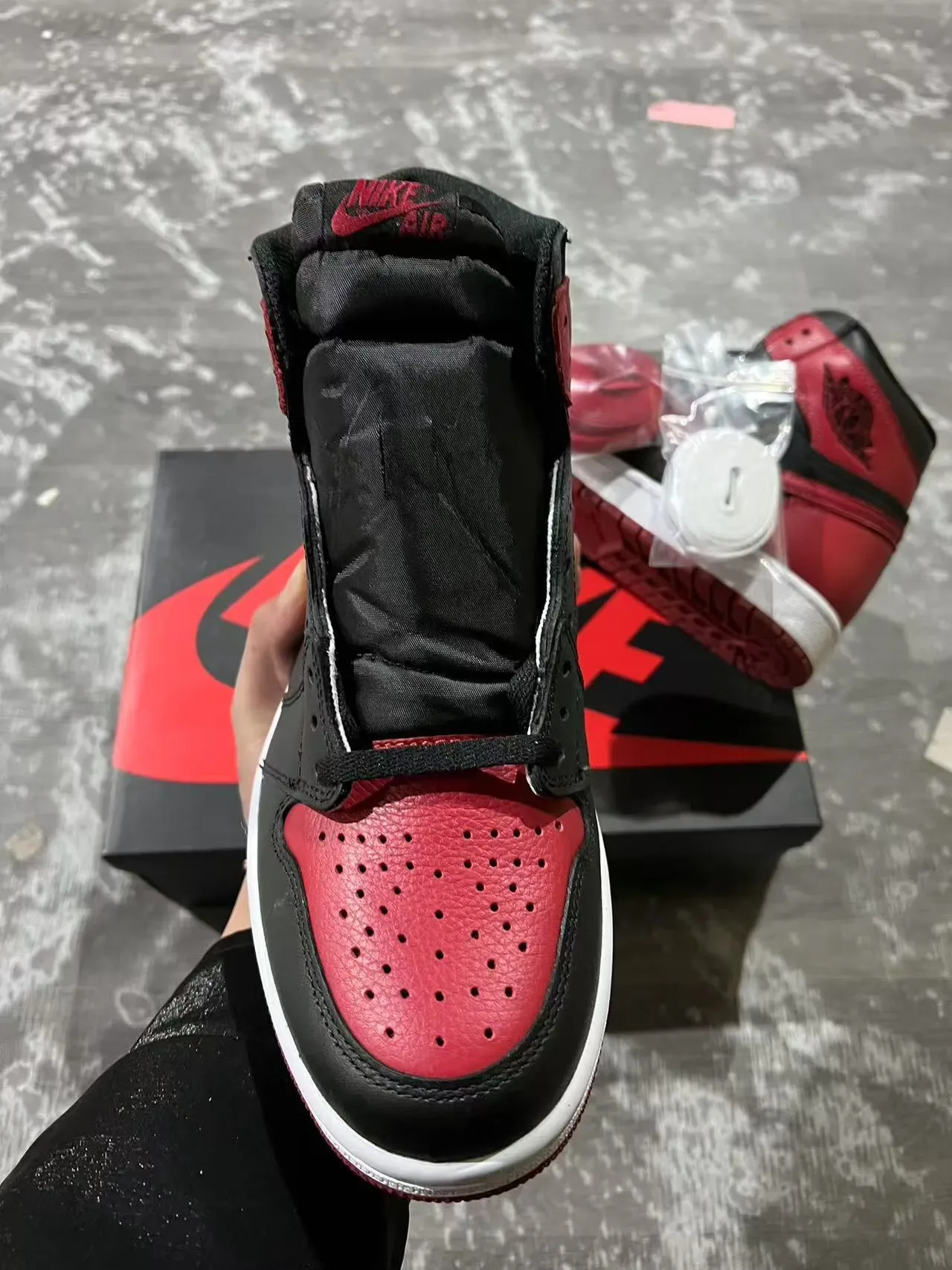 Air Jordan 1 Black University Red Tênis de Basquete 3