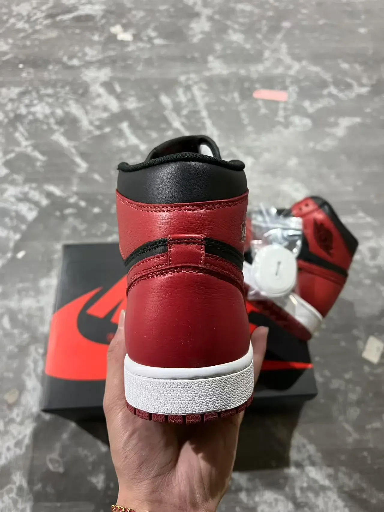 Air Jordan 1 Black University Red Tênis de Basquete 8