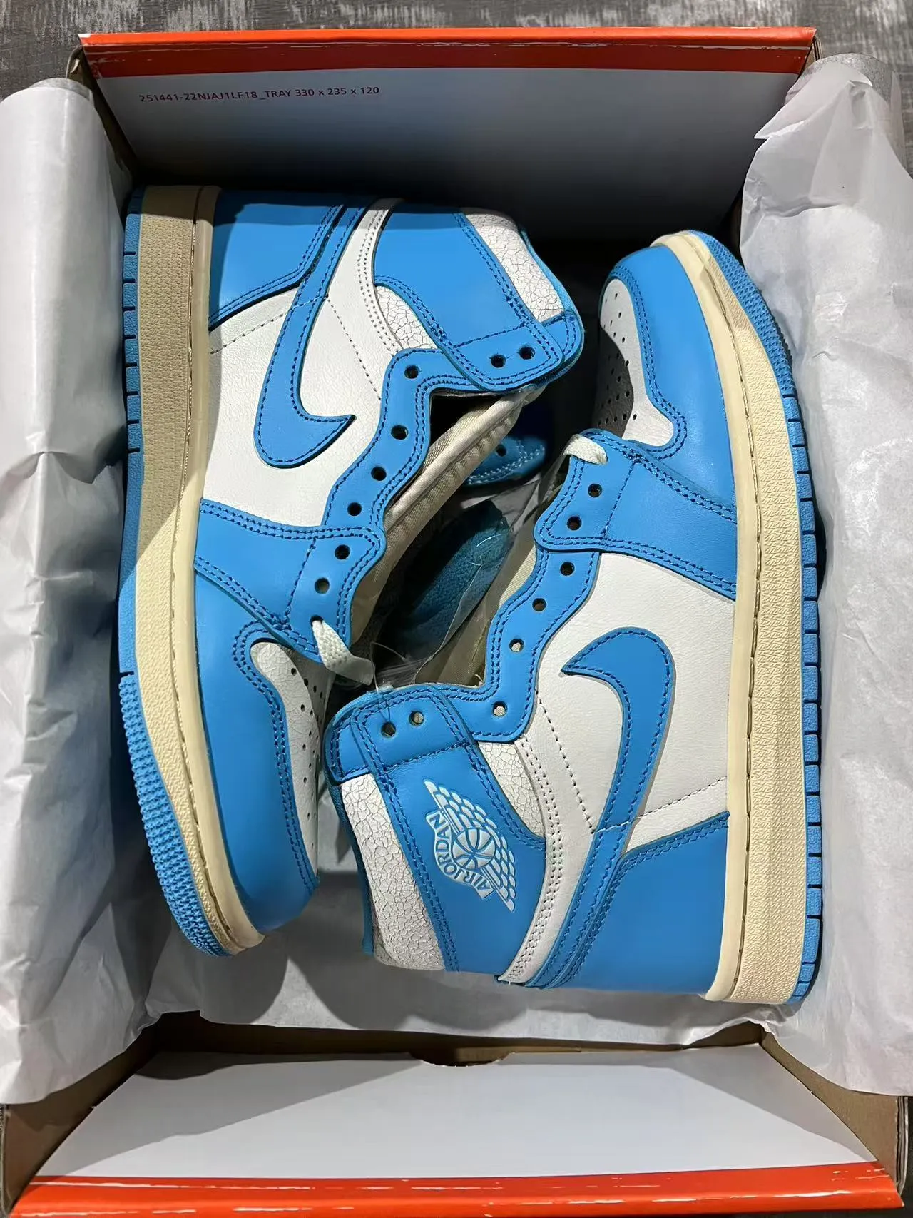 Air Jordan 1 蓝米拼色高帮皮革拼接篮球鞋 10