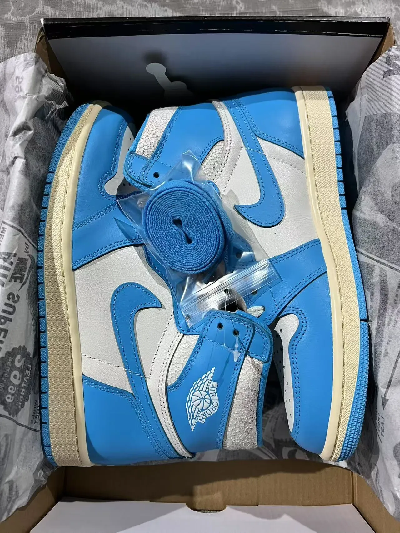 Air Jordan 1 नील सादा हाई टॉप चामडा এবং सिंथेटिक उपर बास्केटबॉल जुतो 9