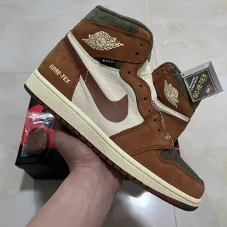 Tênis de basquete Air Jordan 1 High GORE-TEX marrom oliva