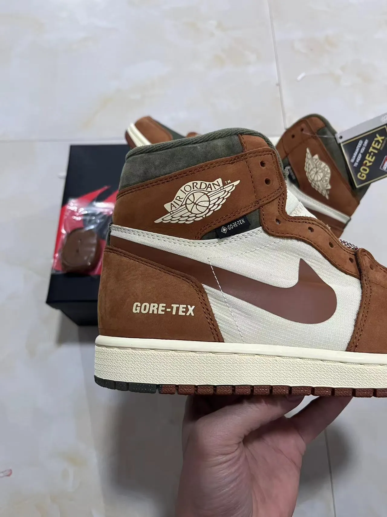 Zapatillas de baloncesto Air Jordan 1 High GORE-TEX marrón oliva 7
