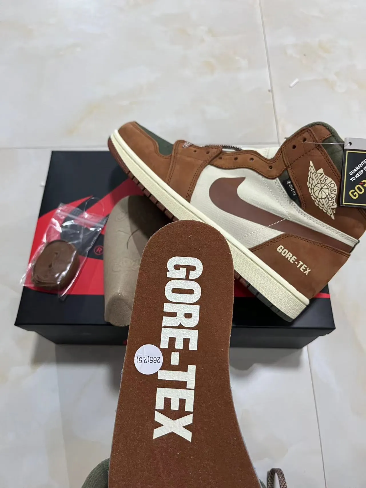 Zapatillas de baloncesto Air Jordan 1 High GORE-TEX marrón oliva 11