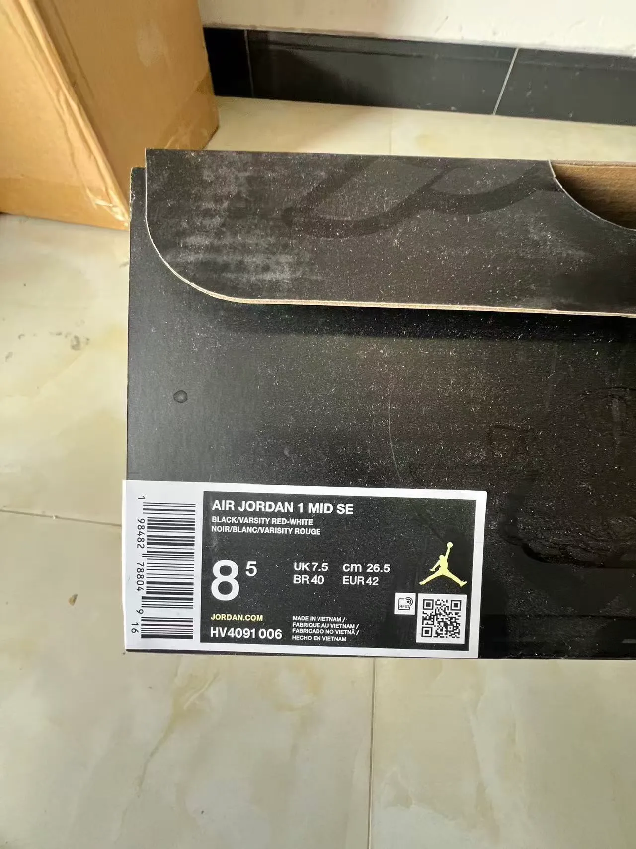 Air Jordan 1 High 漆皮红白黑篮球鞋 10