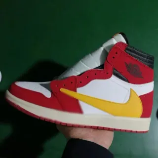 Zapatillas de baloncesto Air Jordan 1 High rojo blanco amarillo