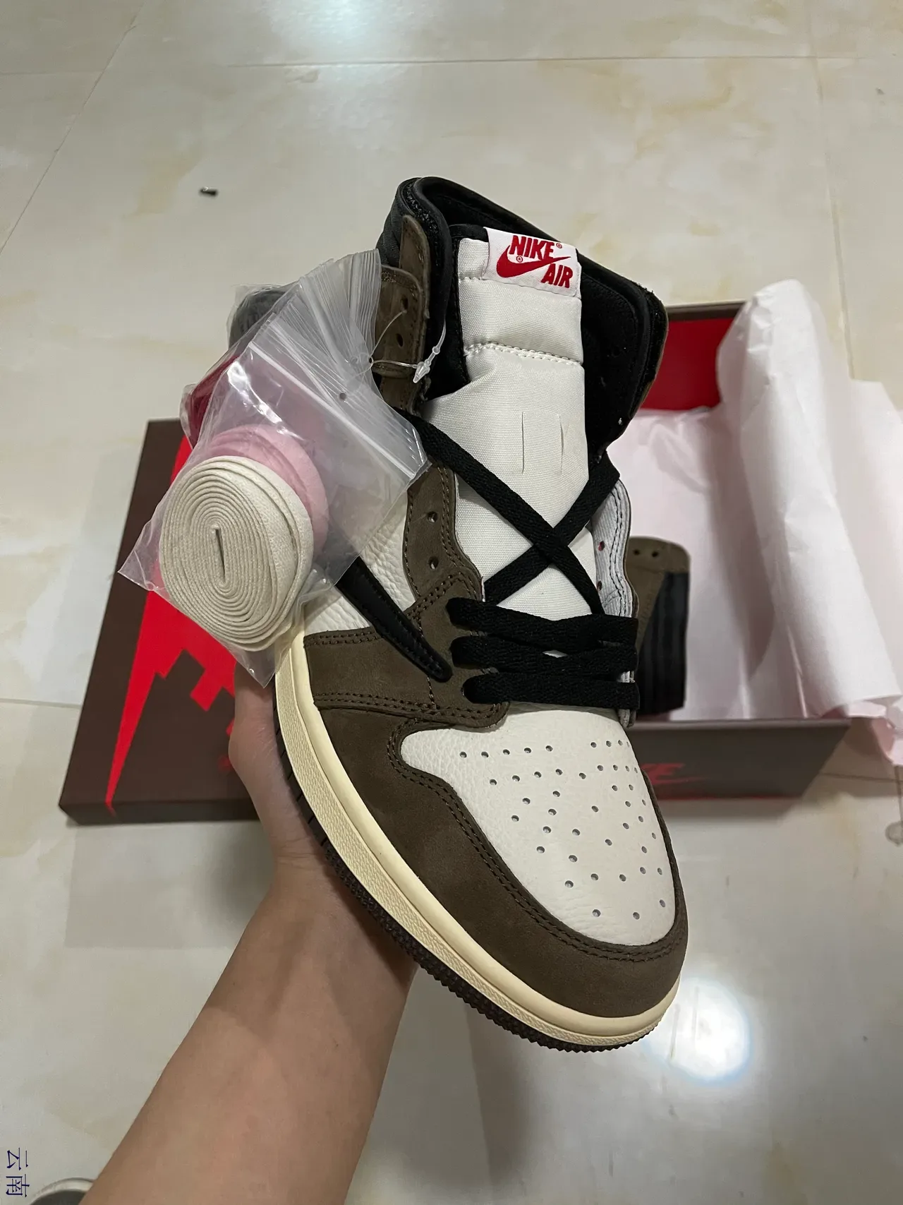 Air Jordan 1 عالي الارتفاع Olive Brown White Black حذاء كرة السلة 2