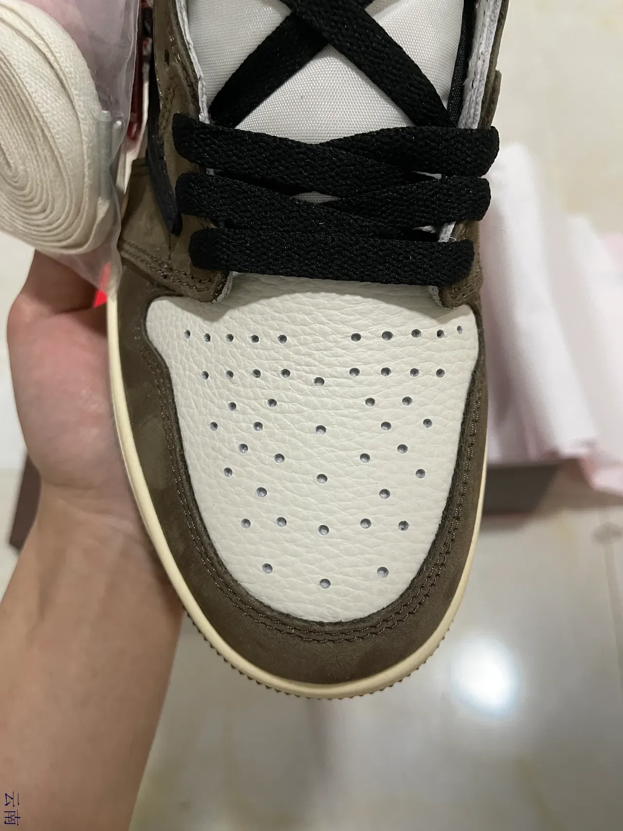 Air Jordan 1 عالي الارتفاع Olive Brown White Black حذاء كرة السلة 3