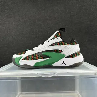 Zapatillas lifestyle Air Jordan 10 blanco y verde con entresuela asimétrica y revestimiento textil geométrico ondulado