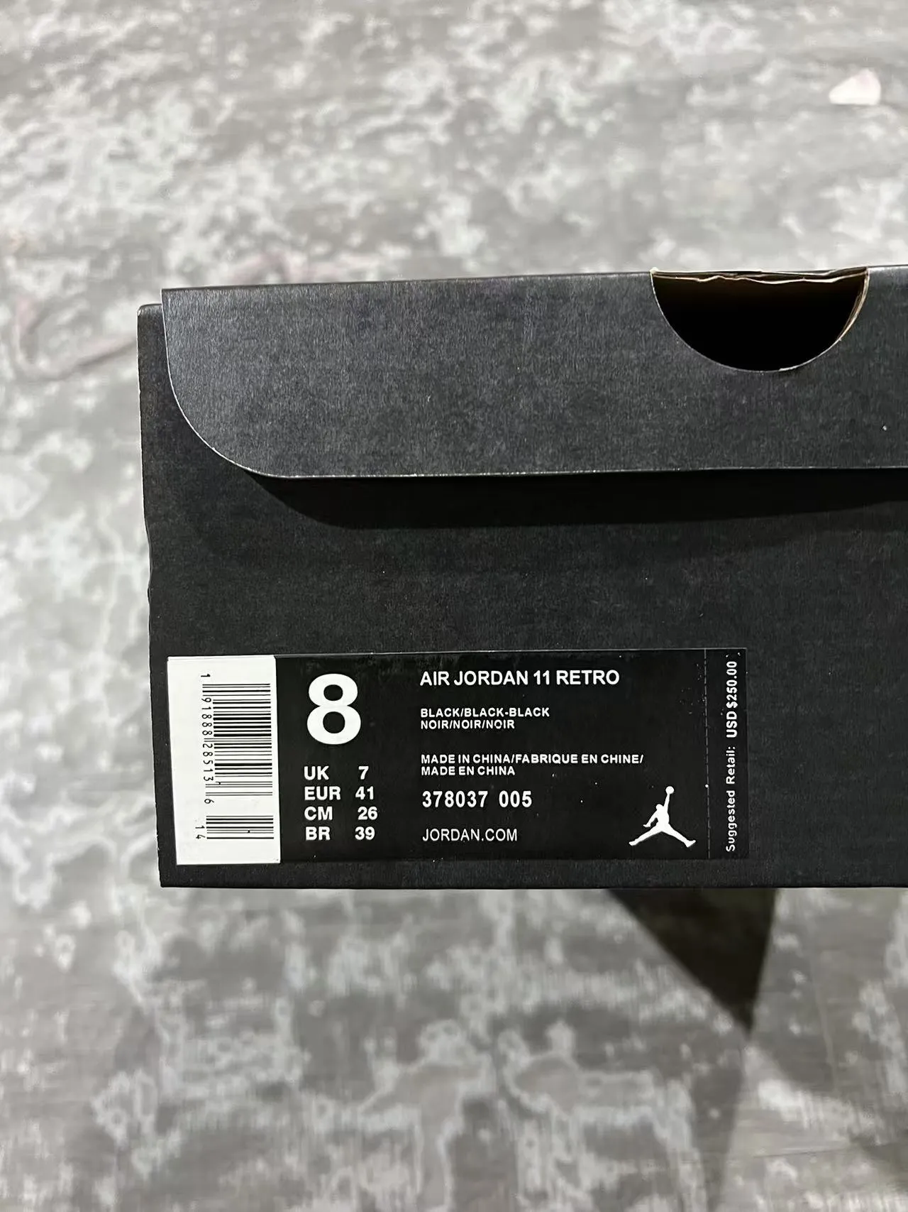 Zapatillas de baloncesto de caña alta Air Jordan 11 de charol negro 10