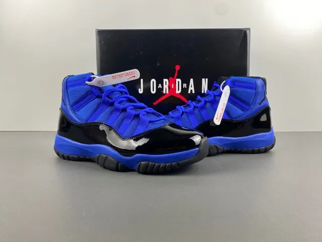 Tênis de basquete Air Jordan 11 em couro envernizado azul royal e preto 11