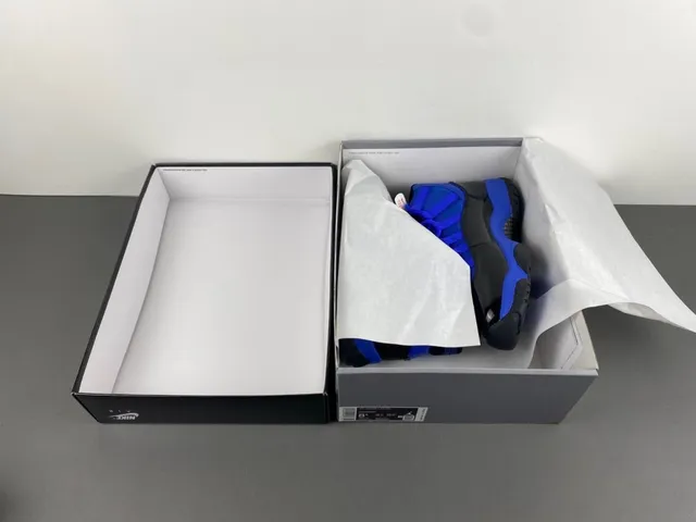 Tênis de basquete Air Jordan 11 em couro envernizado azul royal e preto 15