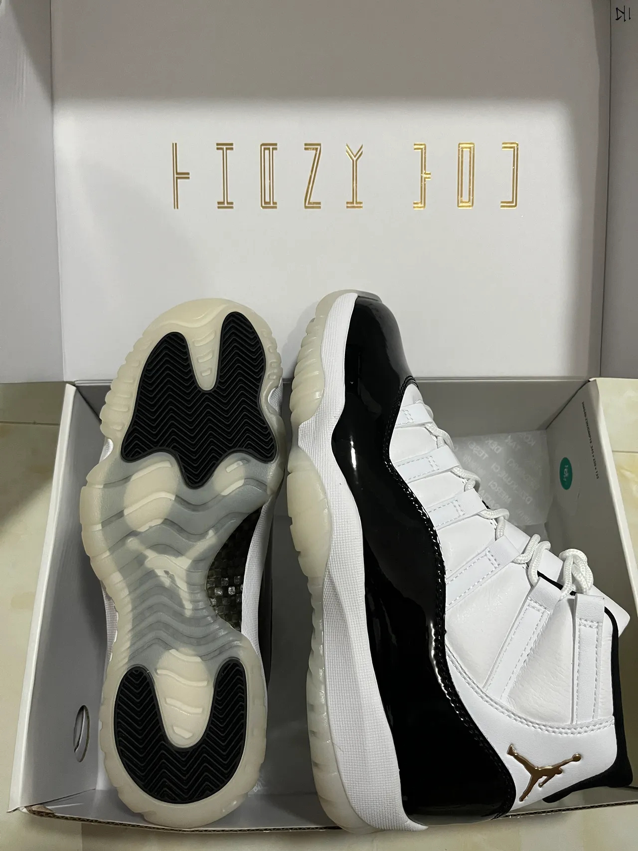 Air Jordan 11 White Black Gold Basketball Shoes 4