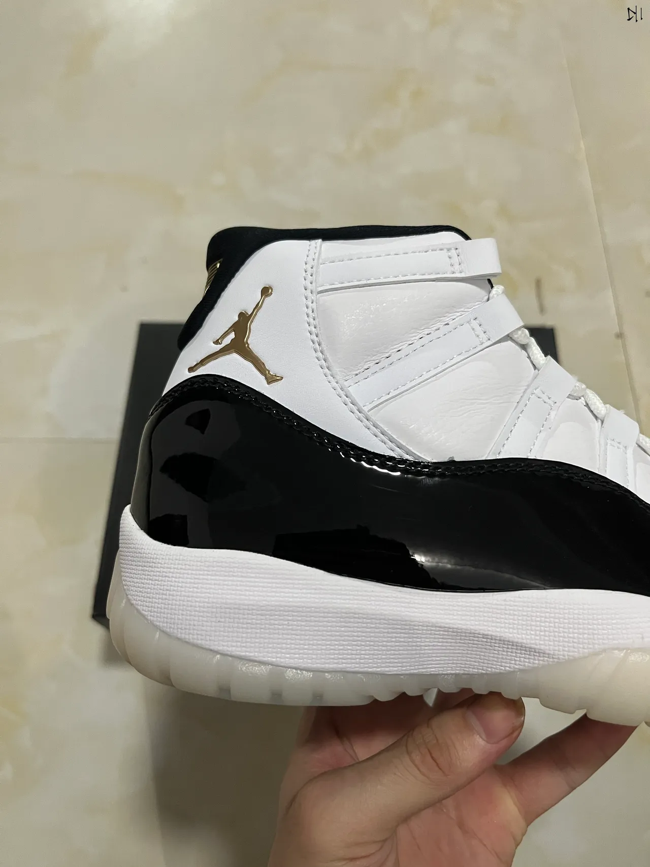 Air Jordan 11 White Black Gold Basketball Shoes 8