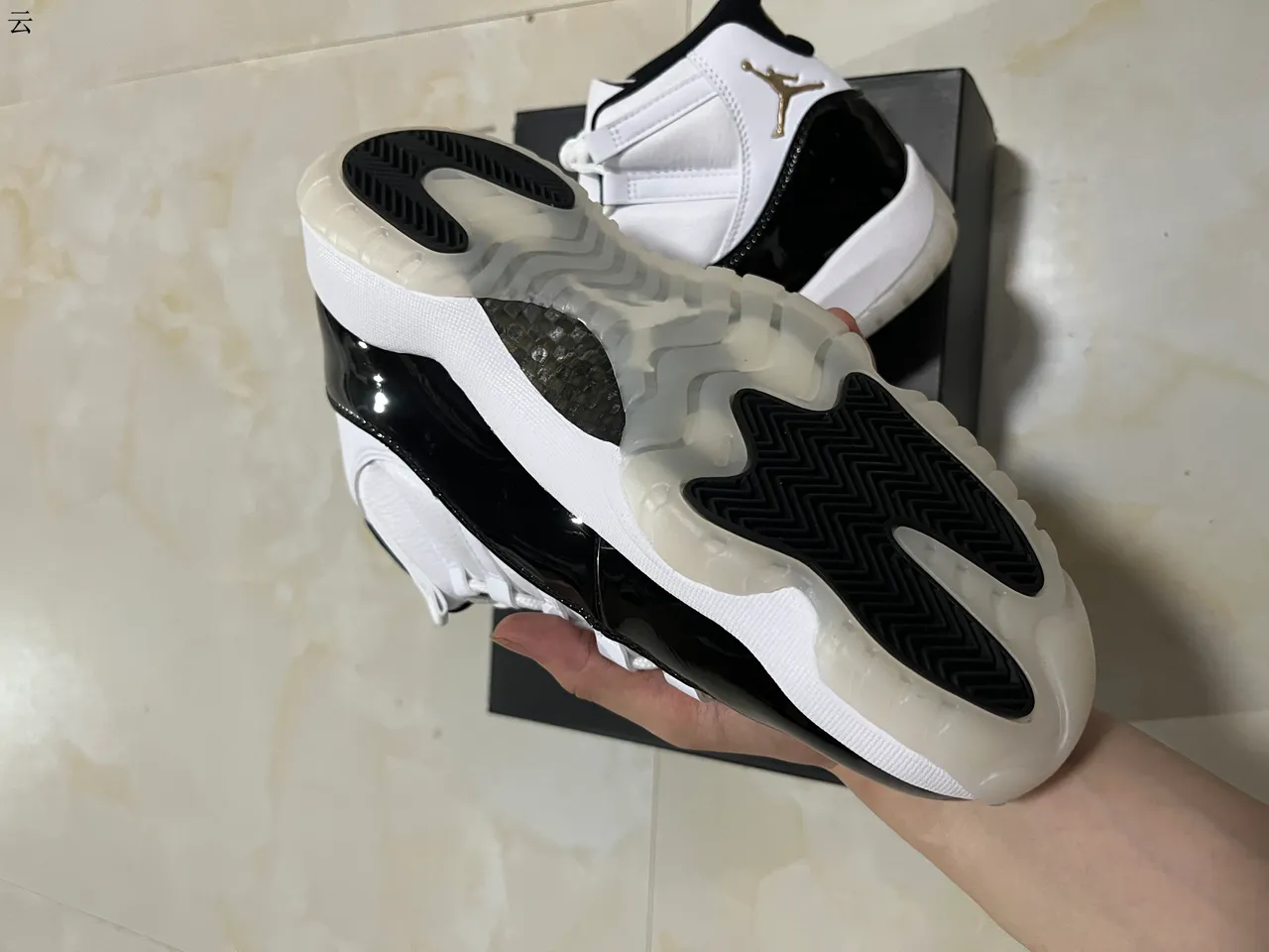 Air Jordan 11 White Black Gold Basketball Shoes 9