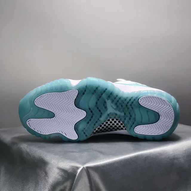 Air Jordan 11 أحذية كرة السلة جلد لامع أبيض فيروزي 3