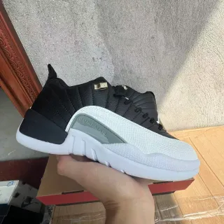 Tênis de basquete Air Jordan 12 preto branco cinza