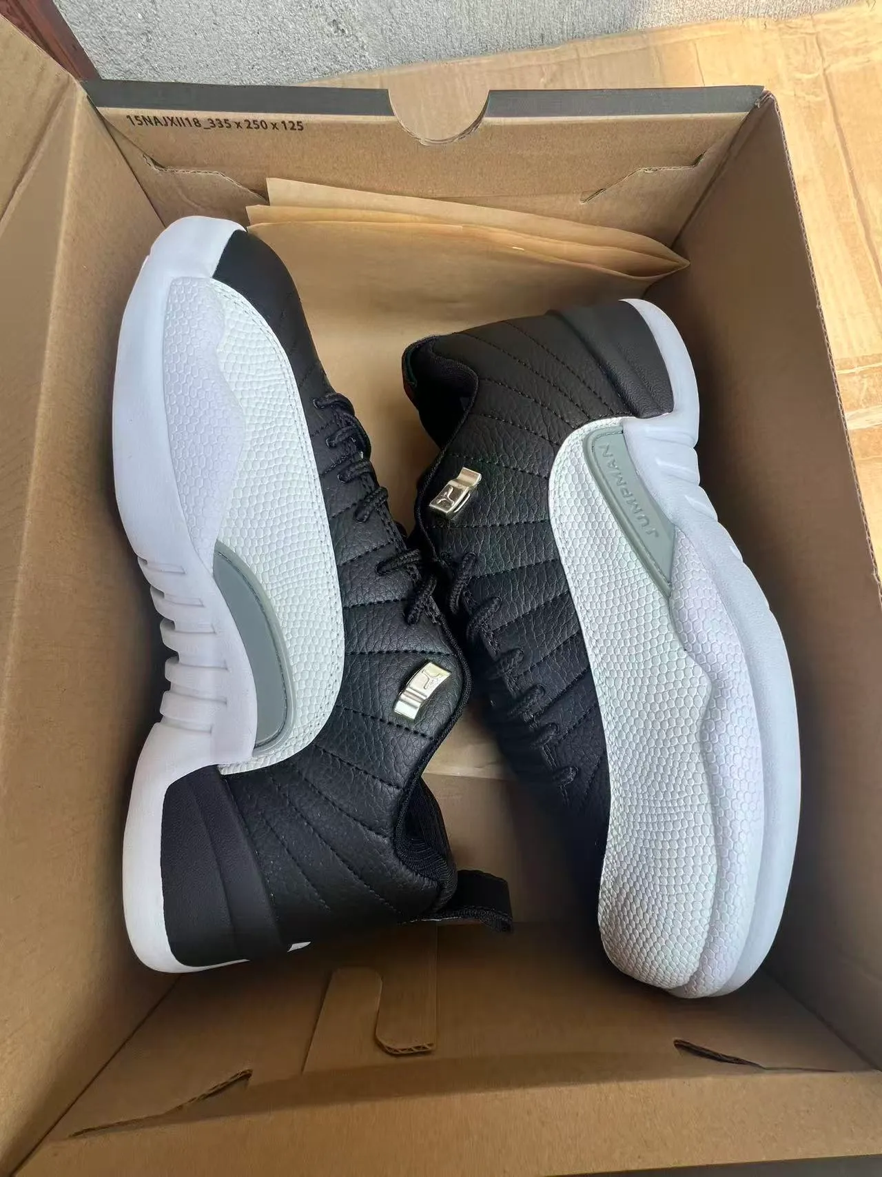 Zapatillas de baloncesto Air Jordan 12 negro blanco gris 9