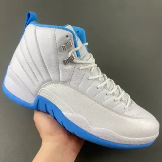 Zapatillas de baloncesto Air Jordan 12 blanco y azul