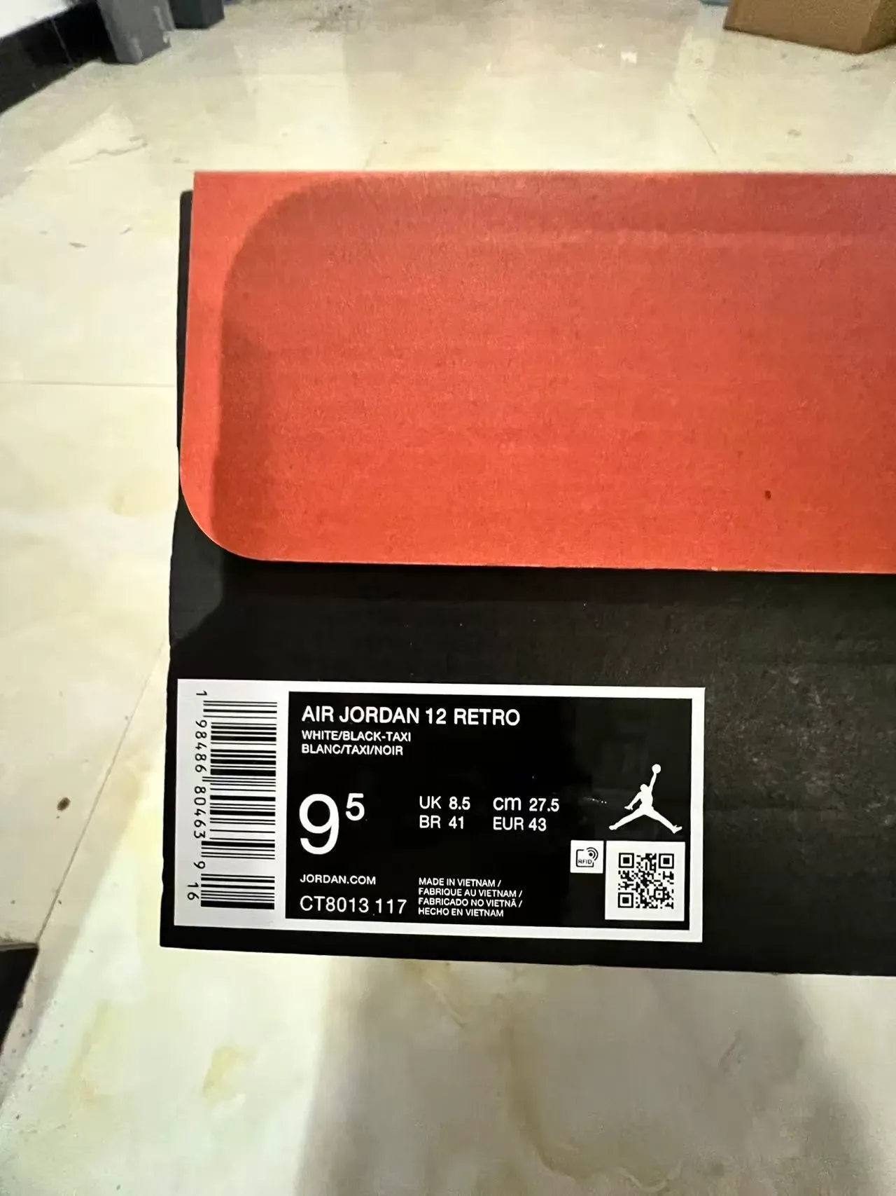 Air Jordan 12 白黑金篮球鞋 10