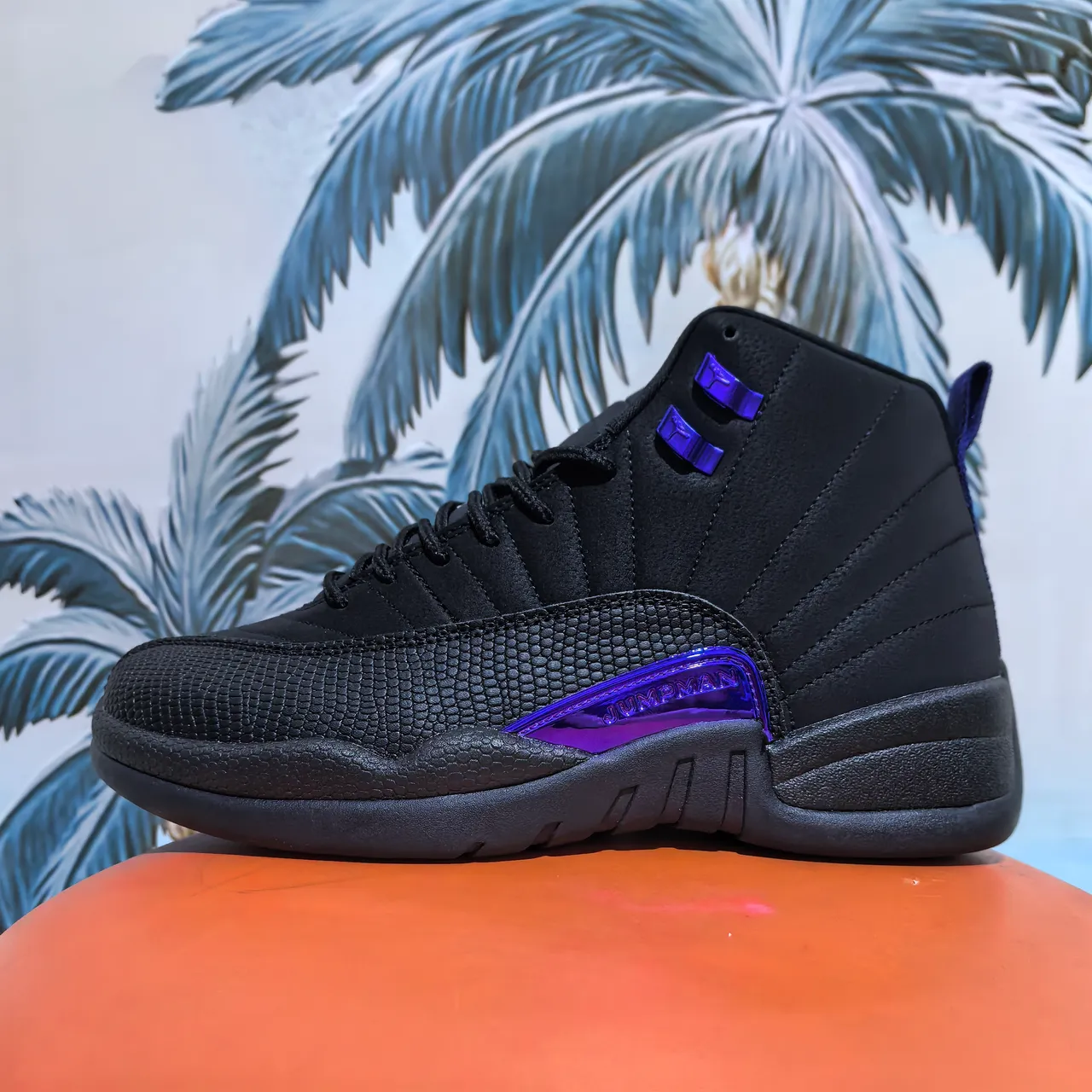 Zapatillas de baloncesto Air Jordan 12 de piel de serpiente blanco y morado 9