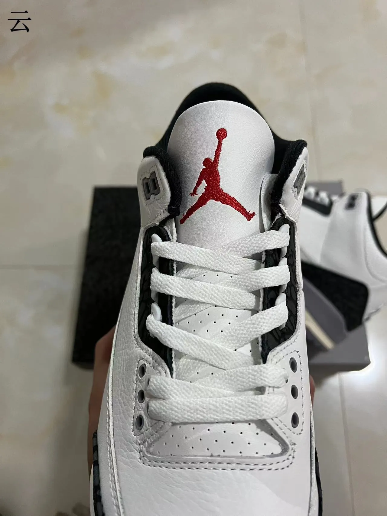 Zapatillas de baloncesto Air Jordan 3 blanco y negro con estampado de elefante 4