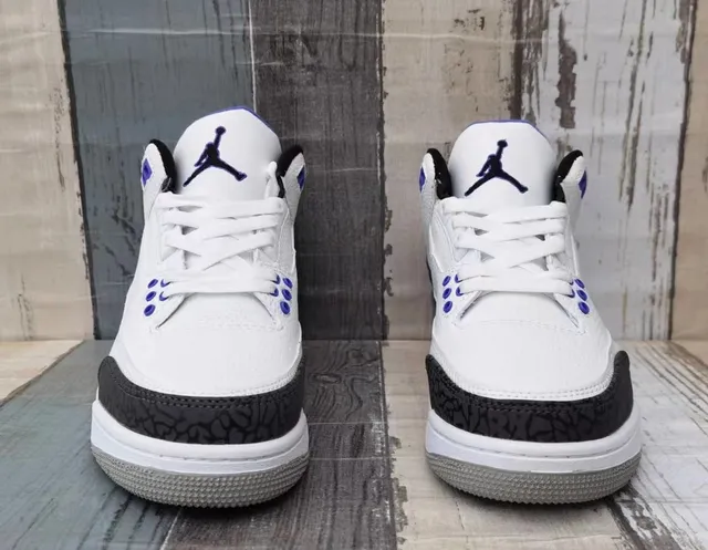 حذاء كرة السلة Air Jordan 3 أبيض بنفسجي أسود 4