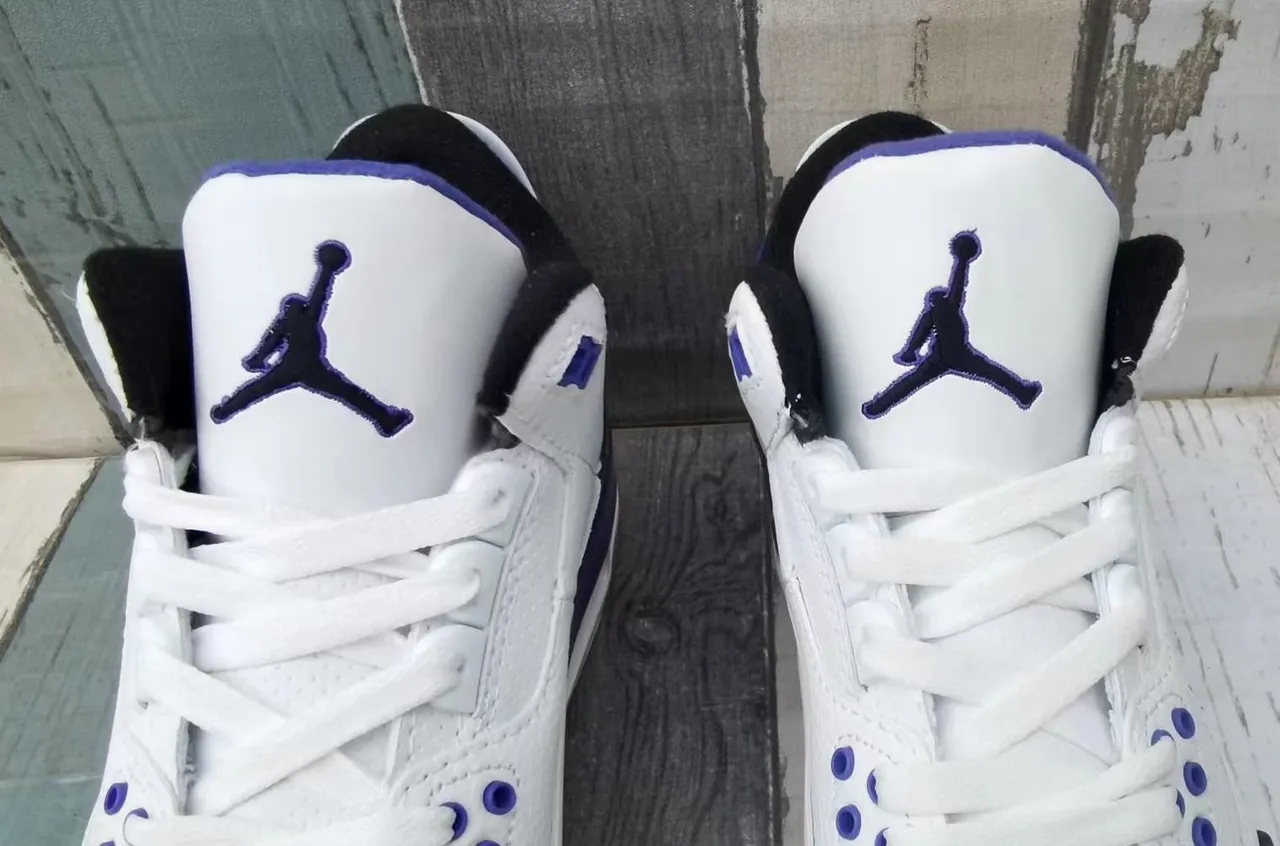 حذاء كرة السلة Air Jordan 3 أبيض بنفسجي أسود 6