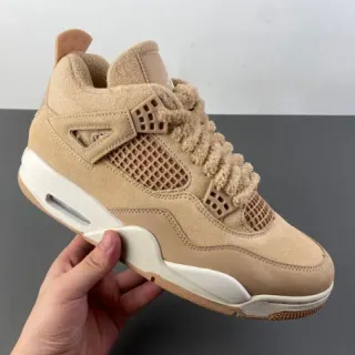 Tênis de basquete de cano alto Air Jordan 4 em fleece bege