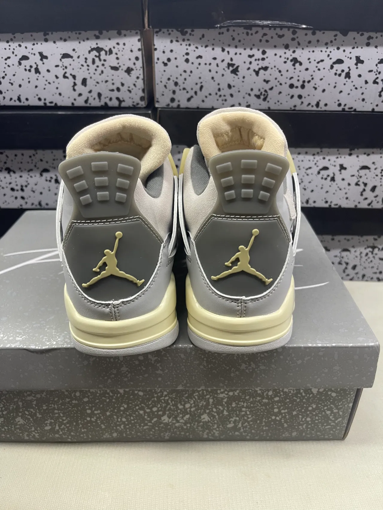 Air Jordan 4 Gris Claro y Crema Zapatillas de Baloncesto 4