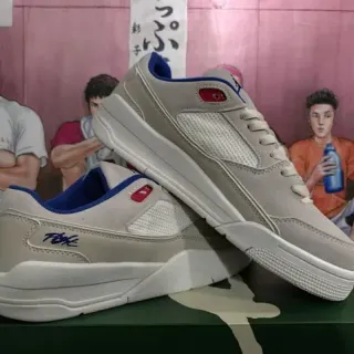 Zapatillas lifestyle Air Jordan 4 gris claro azul y rojo