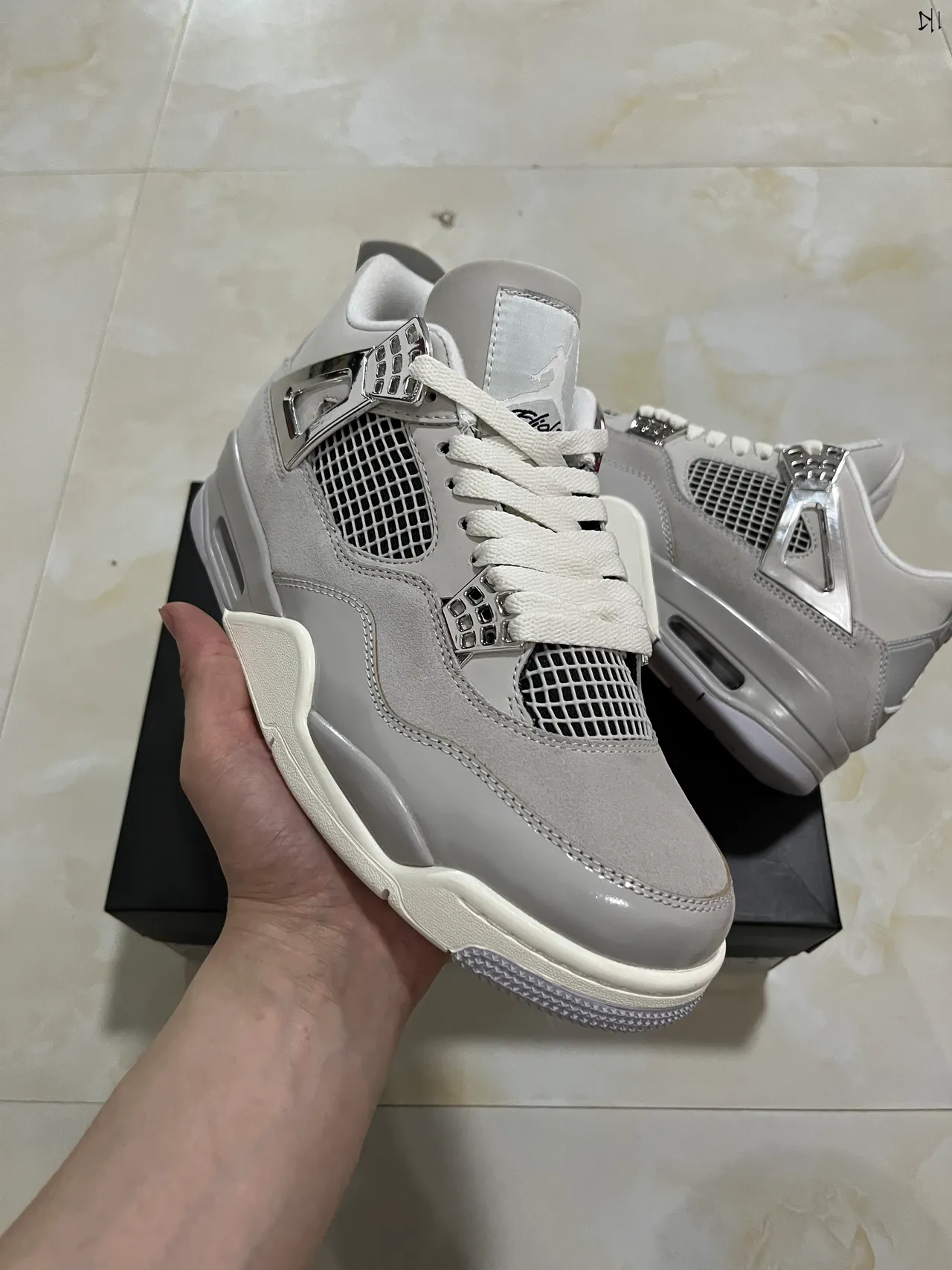 Air Jordan 4 হালকা ধূসর মেটালিক সিলভার বাস্কেটবল জুতো 2