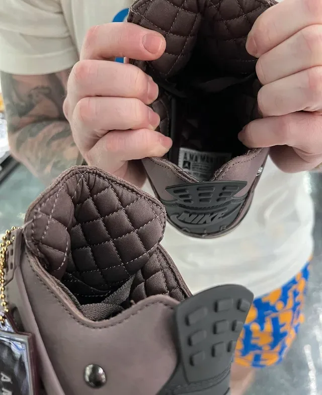 Air Jordan 4 Tênis de Basquete de Camurça Marrom Mate 9