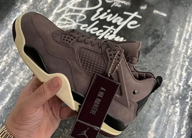 Air Jordan 4 Tênis de Basquete de Camurça Marrom Mate 13