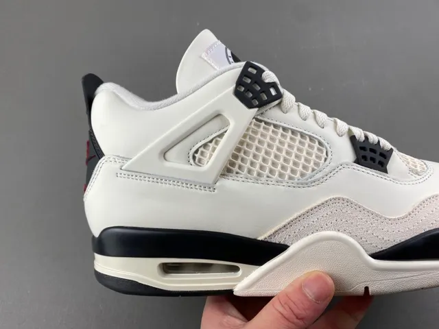 Air Jordan 4 Off-White and Black chaussures de basketball 3